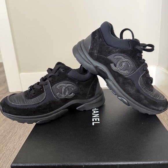 Chanel sneakers - Picture 2 of 5